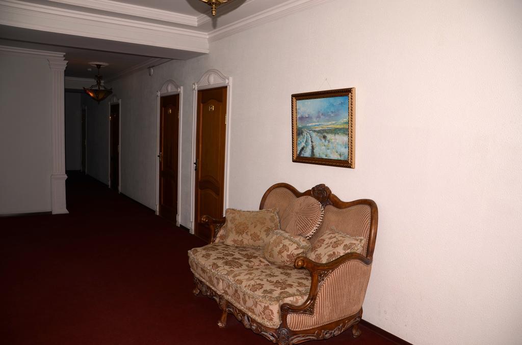 Saryarka Hotel Astana Eksteriør bilde