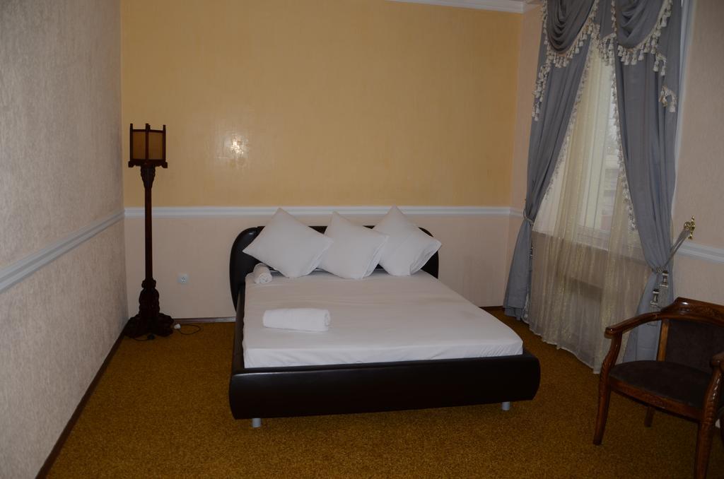 Saryarka Hotel Astana Rom bilde